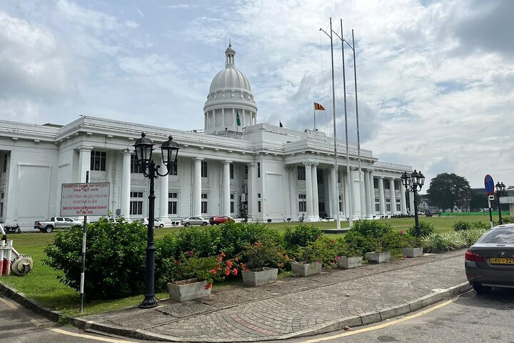 Colombo City Tour With Historical Places ( All Inclusive ) - Photo 1 of 25